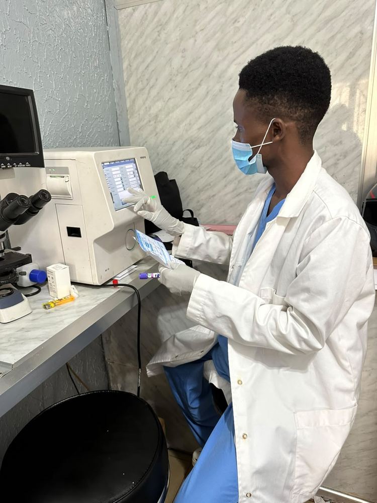 Analyse d'échantillons en laboratoire
